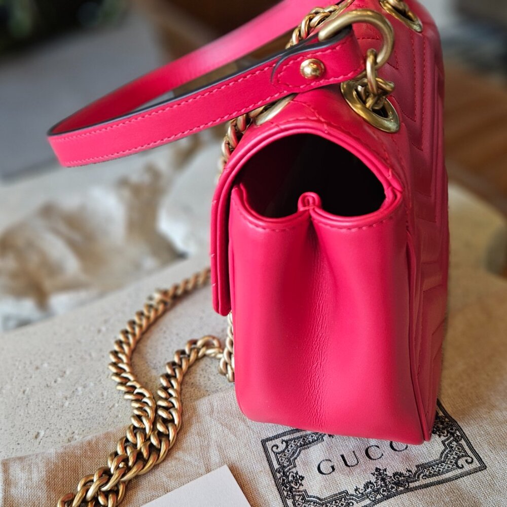 Gucci GG Marmont Mini Red Matelassé Leather Shoulder Bag with Chain Strap New - Picture 5 of 16